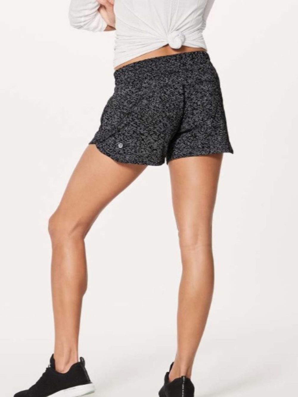 Lululemon tracker track shorts 4” sound wave black size 4 - Picture 2 of 6